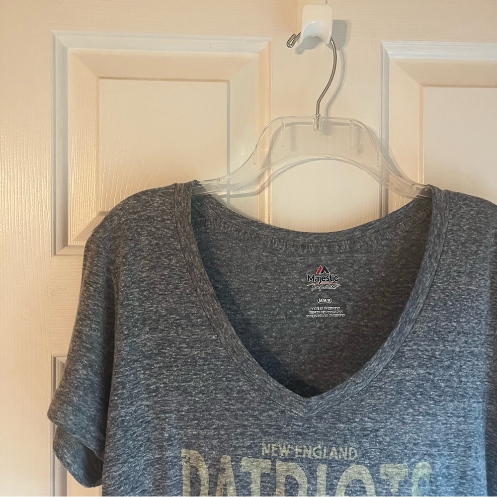 Majestic New England Patriots V-Neck T-Shirt Blue Size M